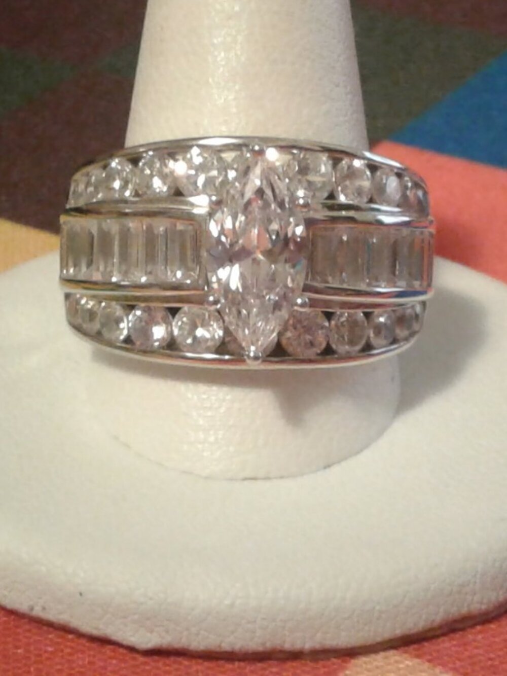 BJH459 Bella Luce CZ Center Design Statement Ring 8.65ctw. Size 11 NWOT